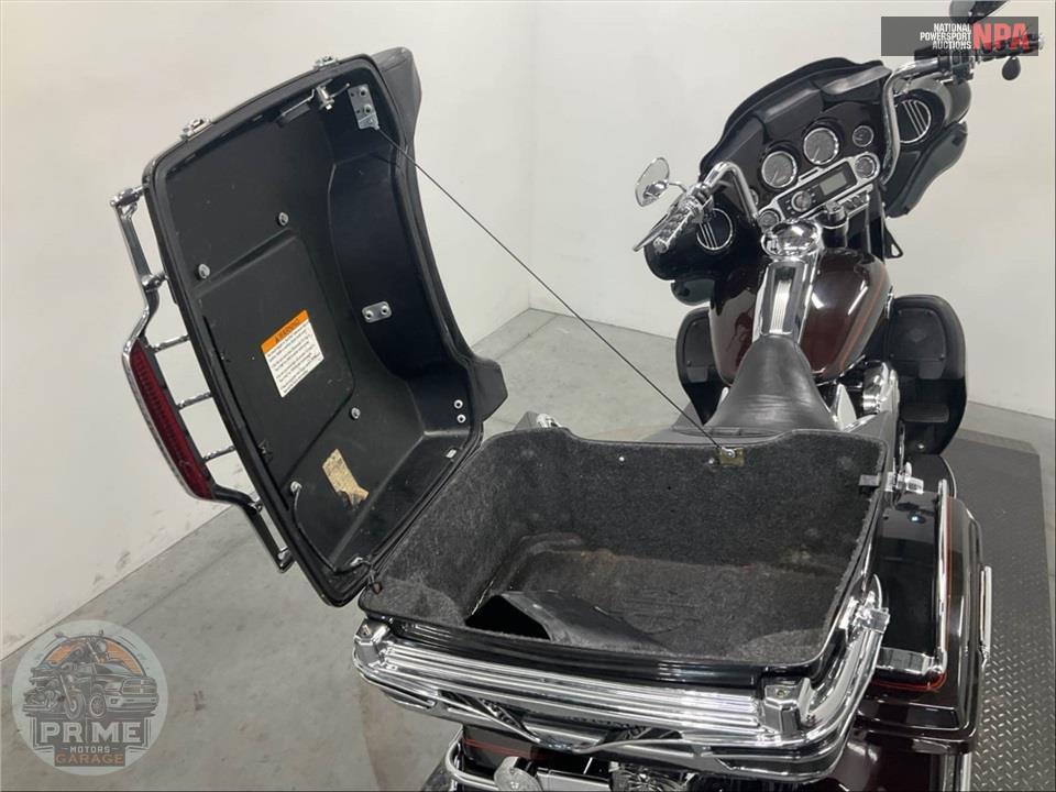 2011 Harley-Davidson FLHTCU UL CLSC EL GLIDE — фото 24