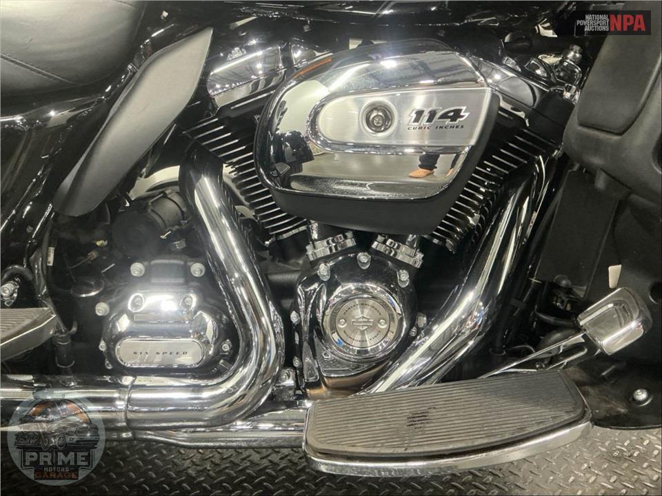 2024 Harley-Davidson FLHTCUTG TRI GLIDE ULTRA CLASSIC — фото 6
