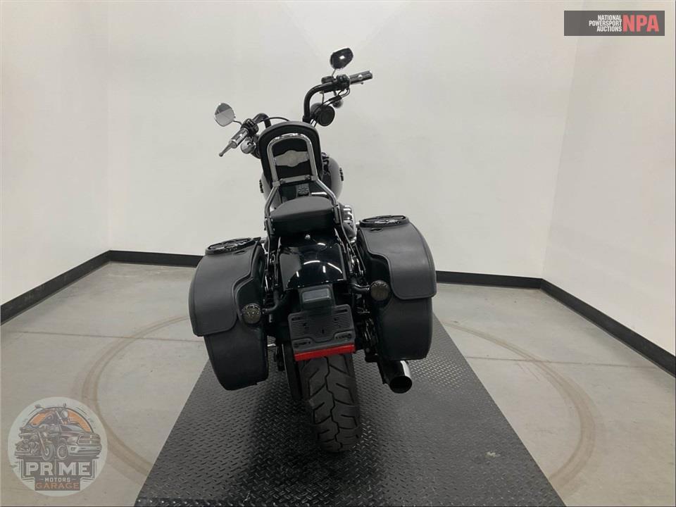 2016 Harley-Davidson FXDB STREET BOB — фото 4