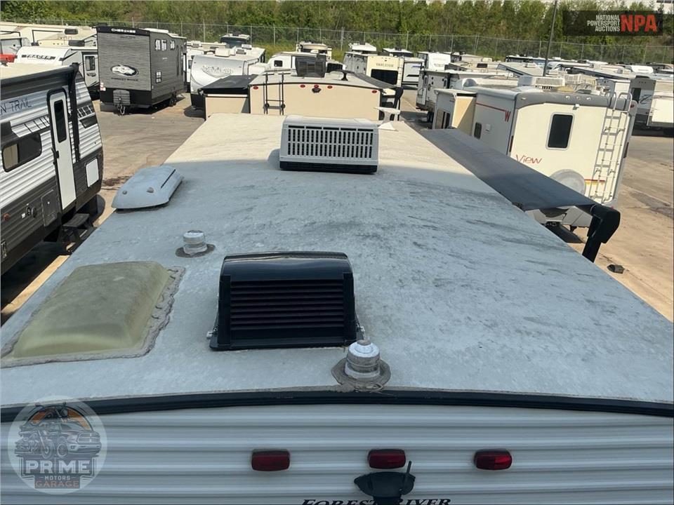 2018 Wildwood By Forest River M-261BHXL X-LITE SERIES — фото 36