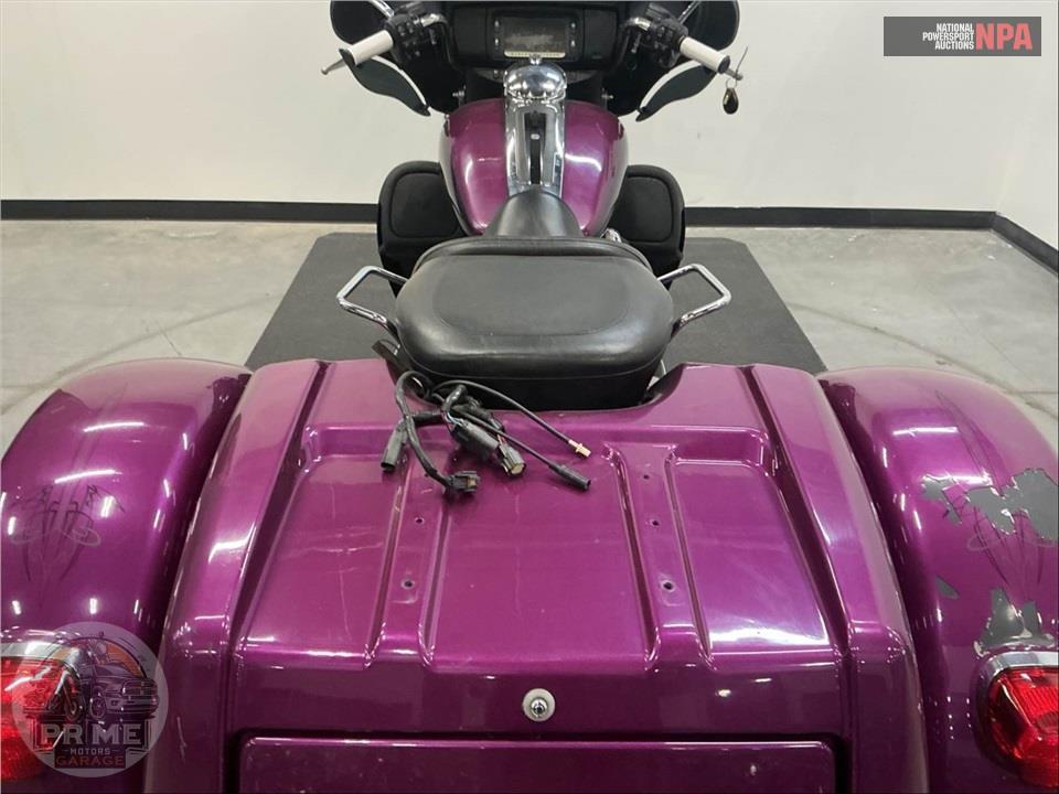 2016 Harley-Davidson FLHTCUTG TRIGLIDE ULTRA CLASSIC — фото 28