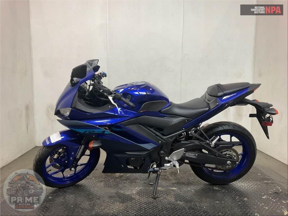 2024 Yamaha YZF-R3 — фото 3