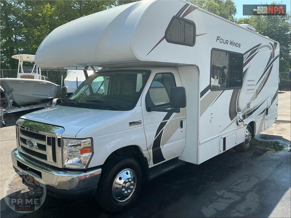 2020 Thor Motor Coach M-23U E350-V10 - FOUR WINDS SERIES — фото 2