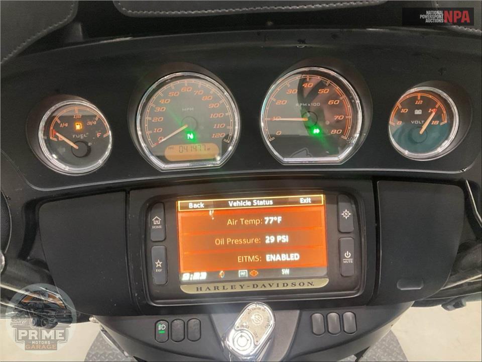 2016 Harley-Davidson FLHTCUTG TRIGLIDE ULTRA CLASSIC — фото 5