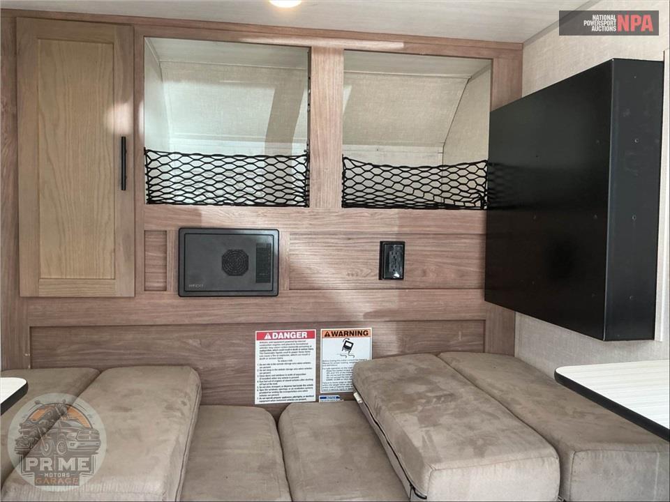 2022 No Boundaries M-10.6 - 10 TOY HAULER SERIES — фото 8