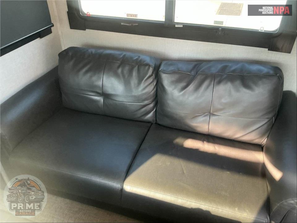 2021 Redwood Rv M-3981 FK - FIFTH WHEEL SERIES — фото 10