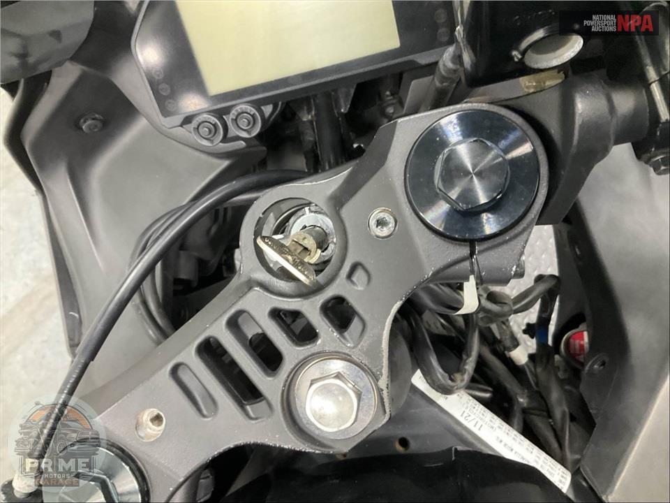 2022 Yamaha YZF-R3 — фото 23