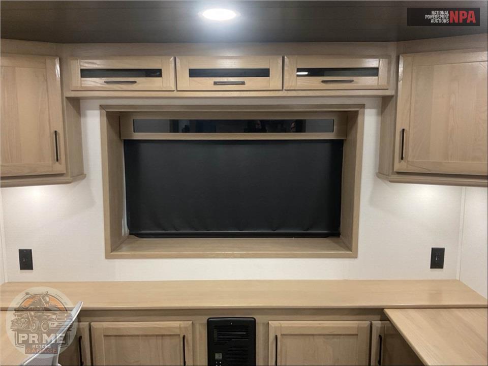 2024 Riverstone M-425FO - FIFTH WHEEL SERIES — фото 13