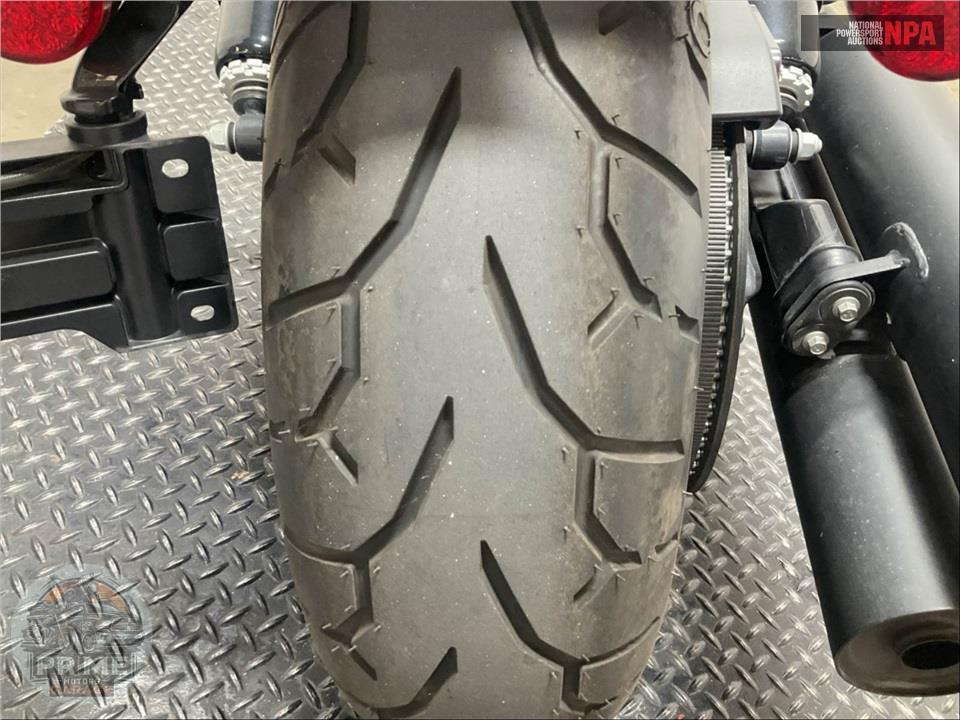 2022 Indian Motorcycle CHIEF BOBBER DARK HORSE — фото 16