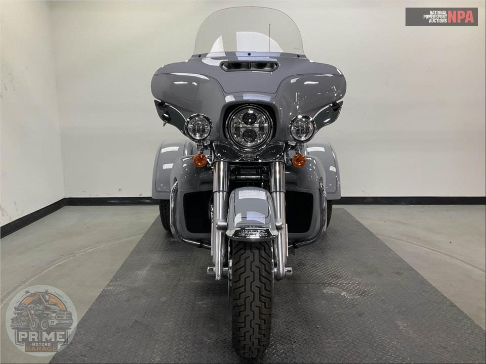 2024 Harley-Davidson FLHTCUTG TRI GLIDE ULTRA CLASSIC — фото 2