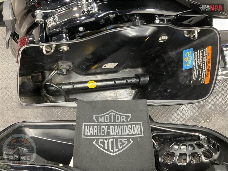 2016 Harley-Davidson FLHXSE CVO STREET GLIDE SPECIAL — фото 35