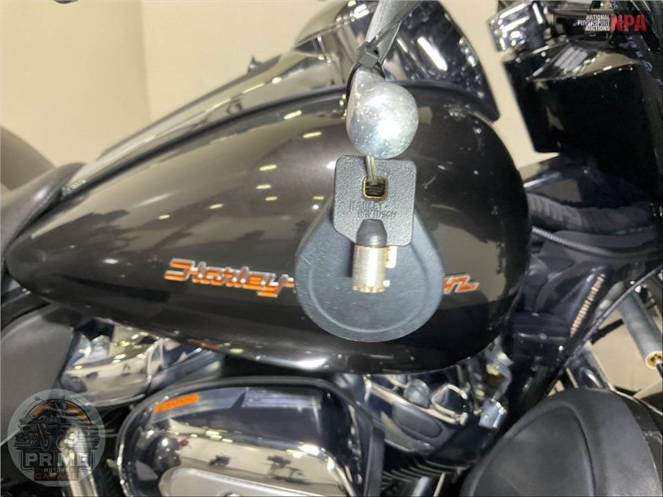 2019 Harley-Davidson FLHTCUTG TRI GLIDE ULTRA — фото 15