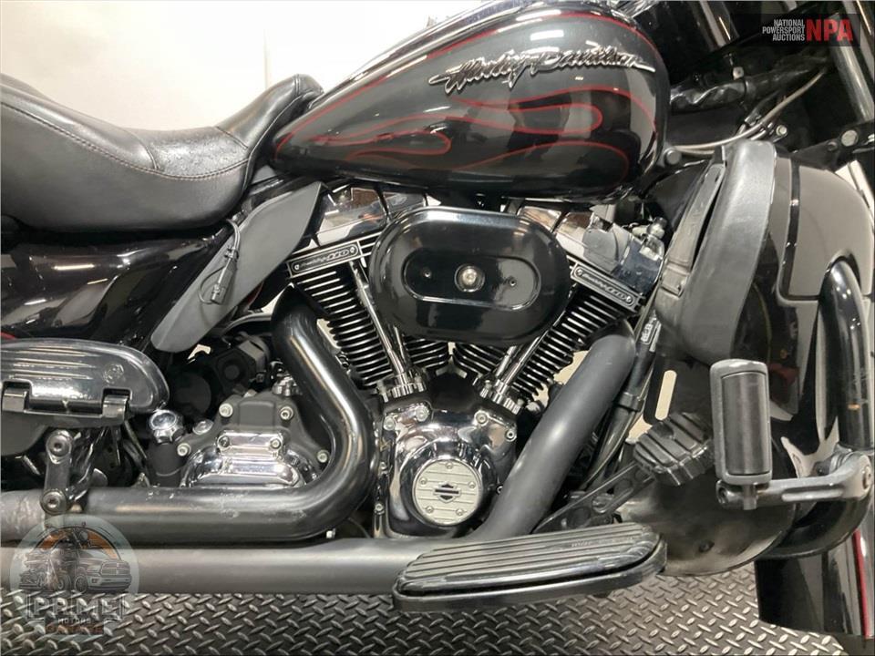2010 Harley-Davidson FLHTCUSE5 — фото 6