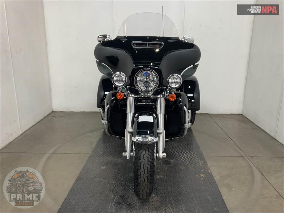2024 Harley-Davidson FLHTCUTG TRI GLIDE ULTRA CLASSIC — фото 2