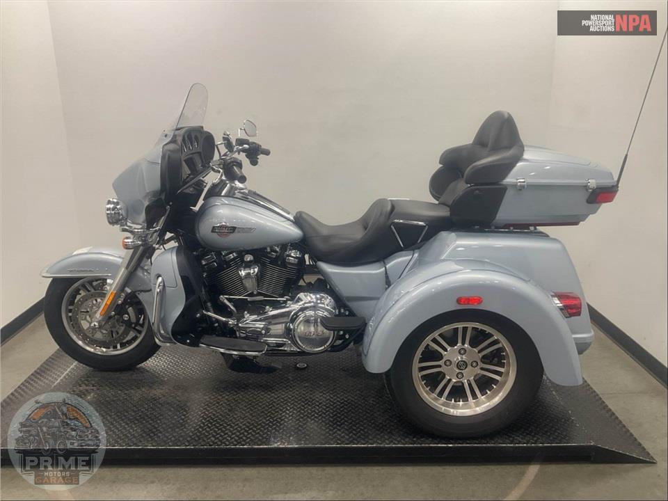2023 Harley-Davidson FLHTCUTG TRI GLIDE ULTRA CLASSIC — фото 3