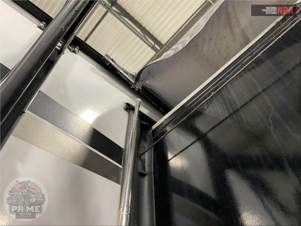 2018 Crossroads Rv M-33 CK - SUNSET TRAIL GRAND RESERVE SERIES — фото 32