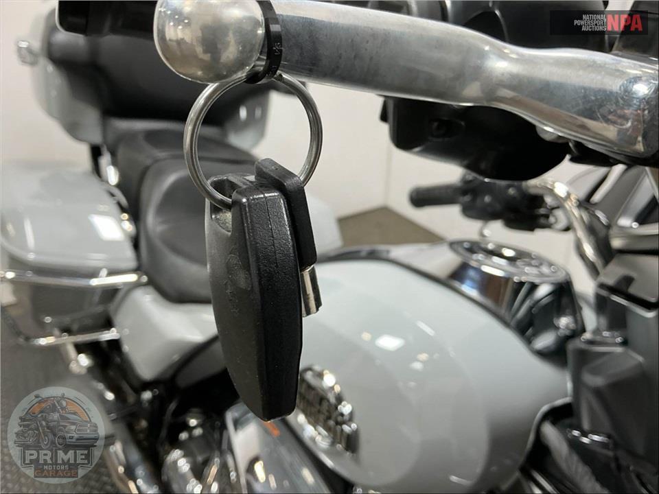 2025 Harley-Davidson FLHXU STEET GLIDE ULTRA — фото 11
