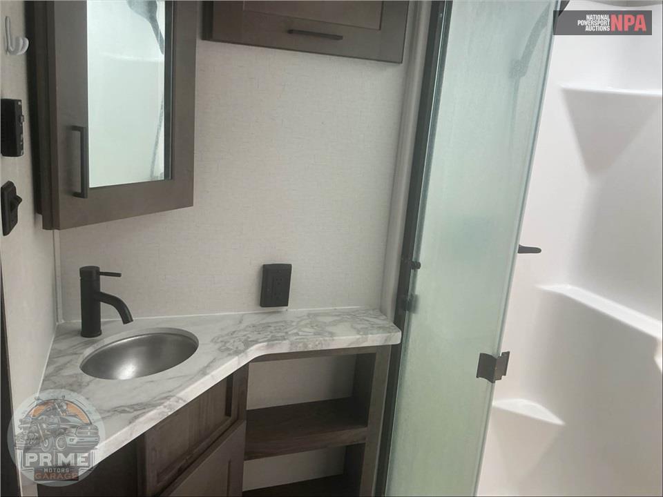 2022 Alliance Rv M-42V13 - VALOR FIFTH WHEEL SERIES — фото 17