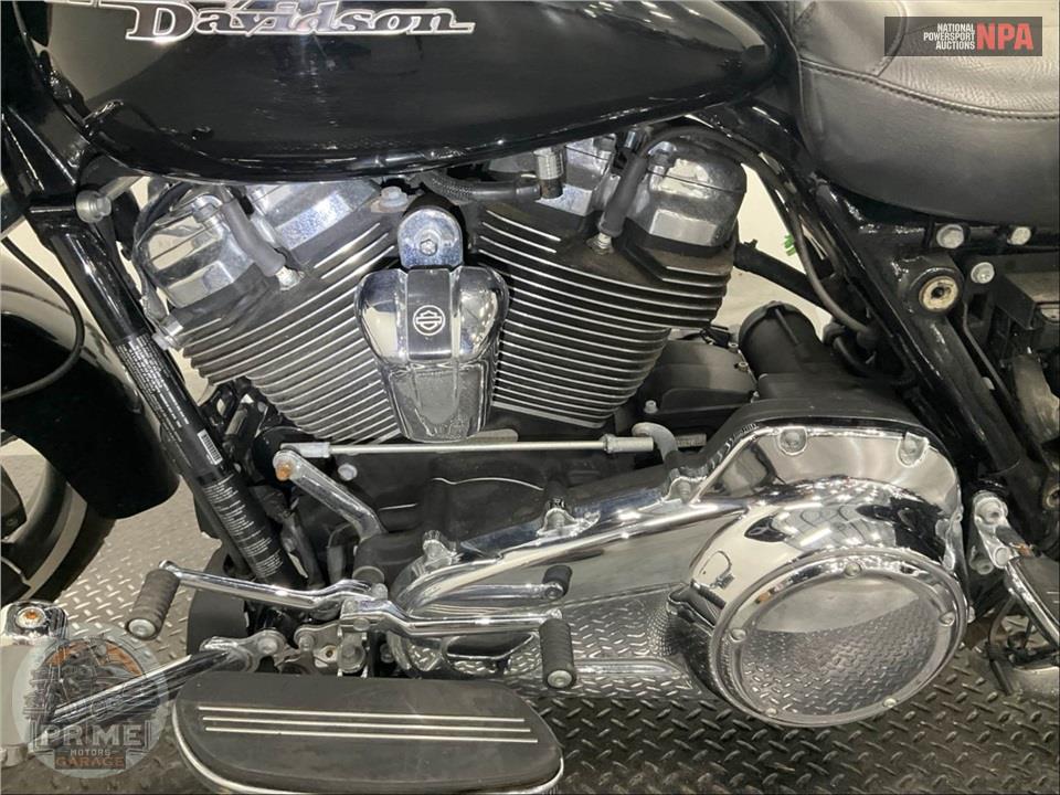 2017 Harley-Davidson FLHX STREET GLIDE — фото 7