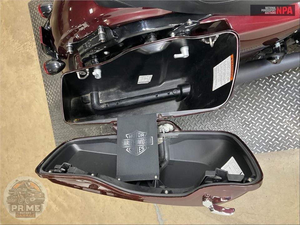 2018 Harley-Davidson FLHXS STREET GLIDE SPECIAL — фото 23