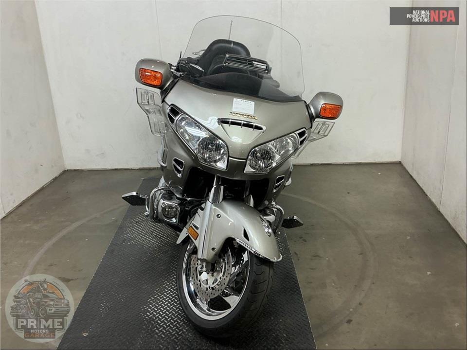 2002 Honda GL18002 GOLDWING — фото 2