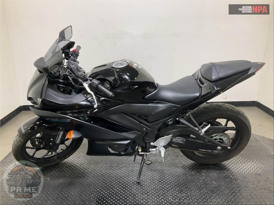 2023 Yamaha YZF-R3 — фото 3