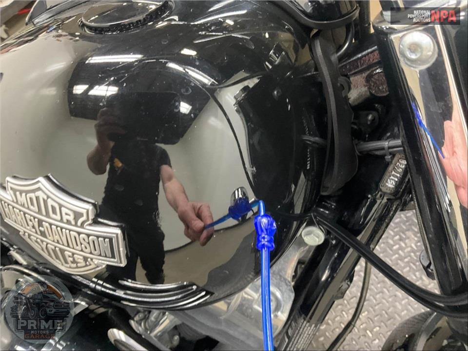 2015 Harley-Davidson FLS SOFTAIL SLIM — фото 23