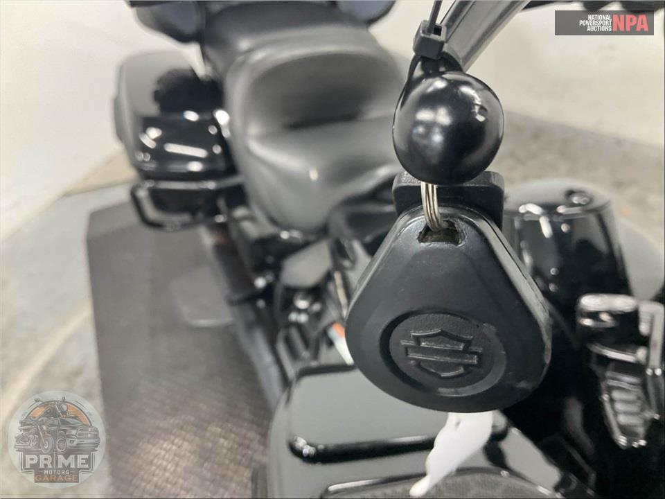 2020 Harley-Davidson FLTRK ROAD GLIDE LIMITED — фото 11