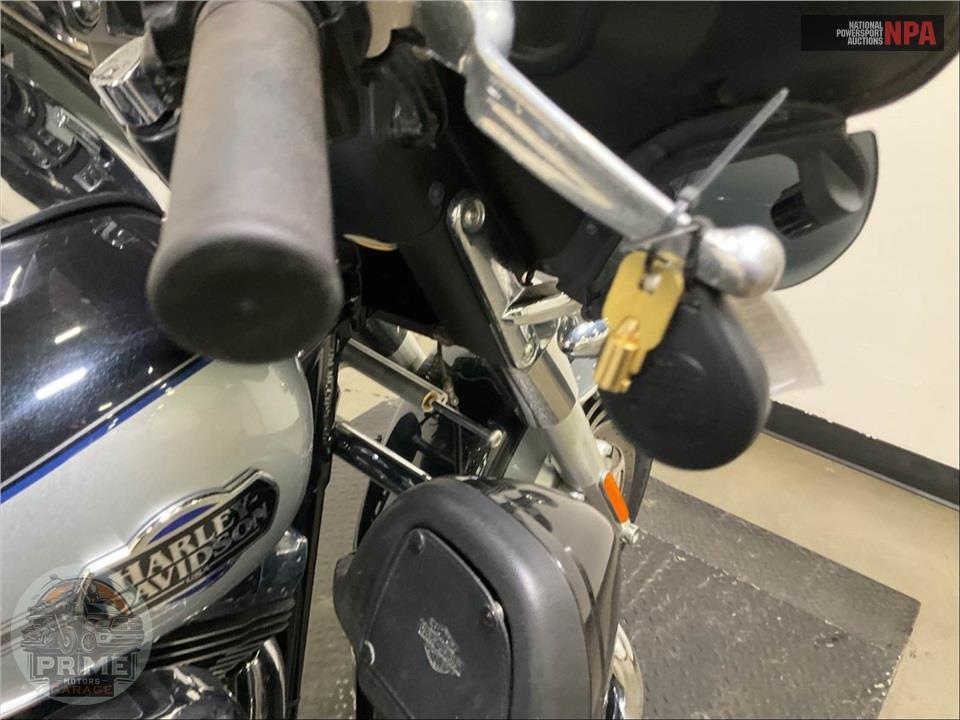 2013 Harley-Davidson FLHTCUTG TRIGLIDE UL CLSC — фото 11