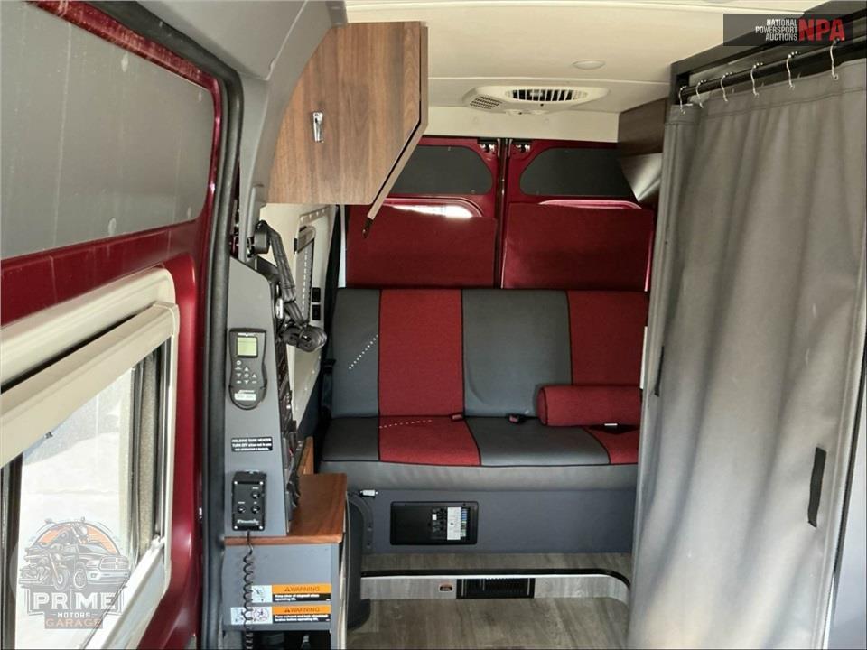 2023 Winnebago M-59RA RAM - ROAM SERIES — фото 7
