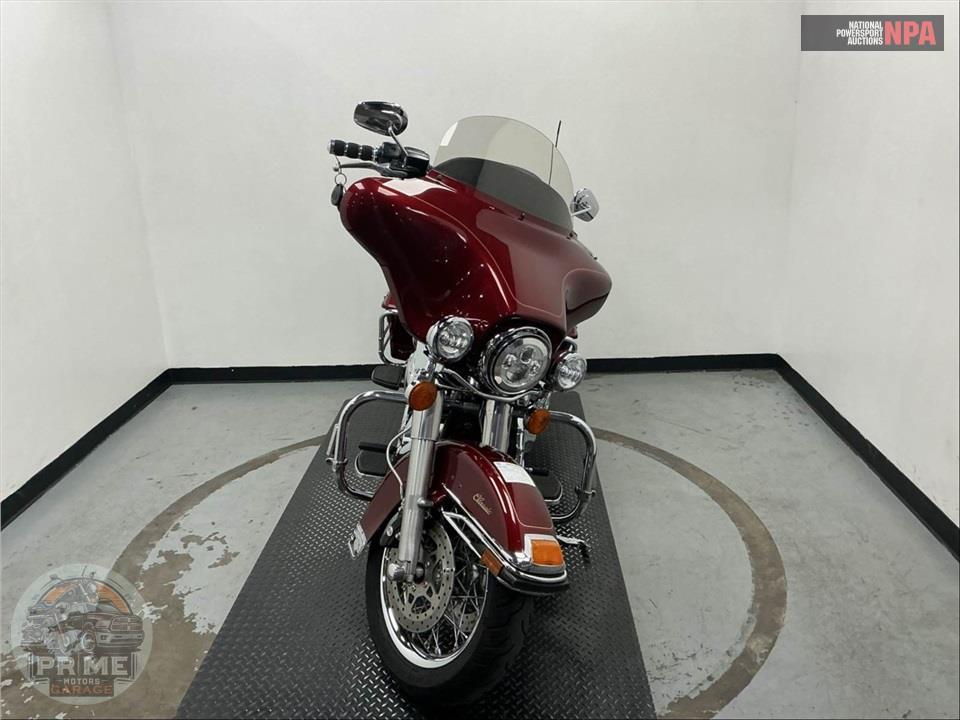 2010 Harley-Davidson FLHTC ELECTRA GLIDE CLASSIC — фото 2