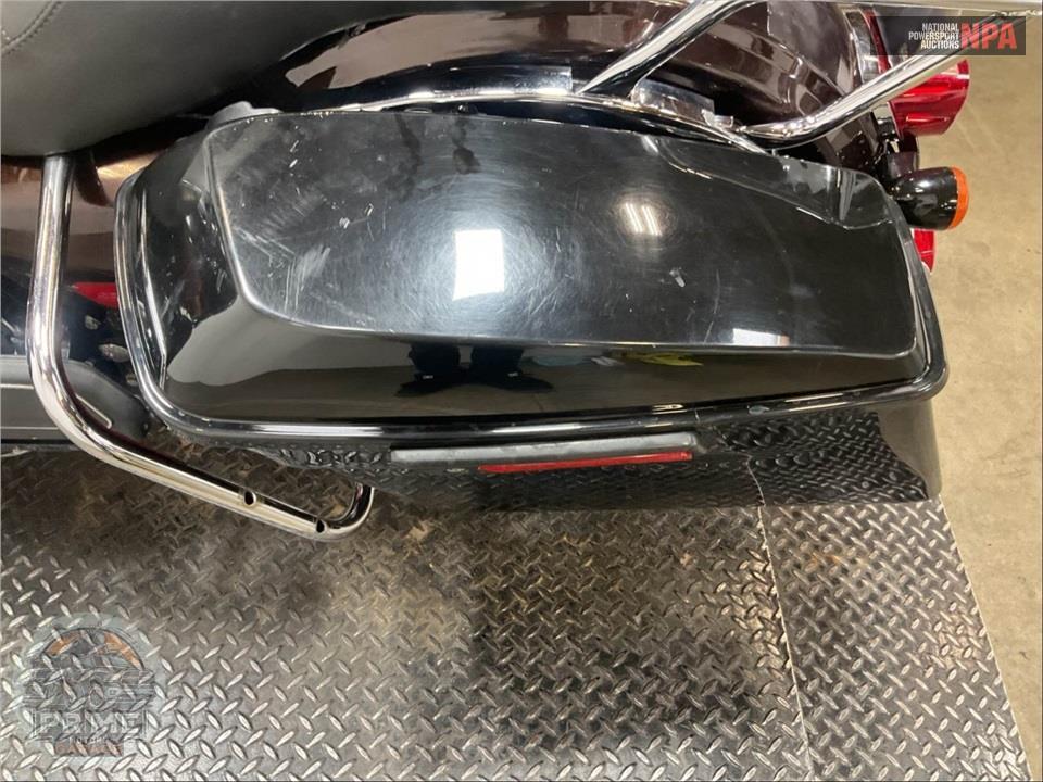 2010 Harley-Davidson FLHTCU ULTRA CLASSIC ELECTRA GLIDE — фото 22