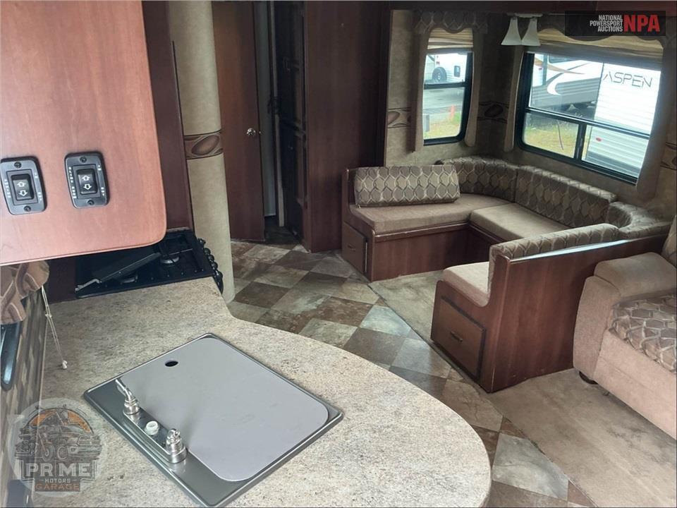 2014 Crossroads Rv M-31 SB - ZINGER REZERVE SERIES — фото 6
