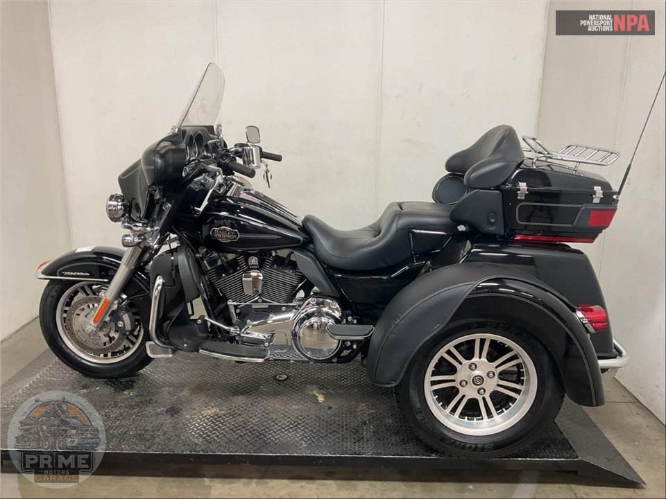 2011 Harley-Davidson FLHTCUTG TRIGLIDE UL CLSC — фото 3