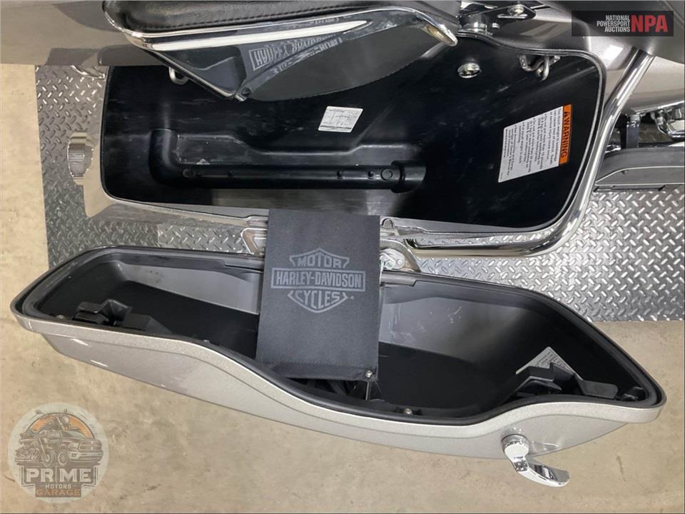 2016 Harley-Davidson FLTRU ROAD GLIDE ULTRA — фото 22