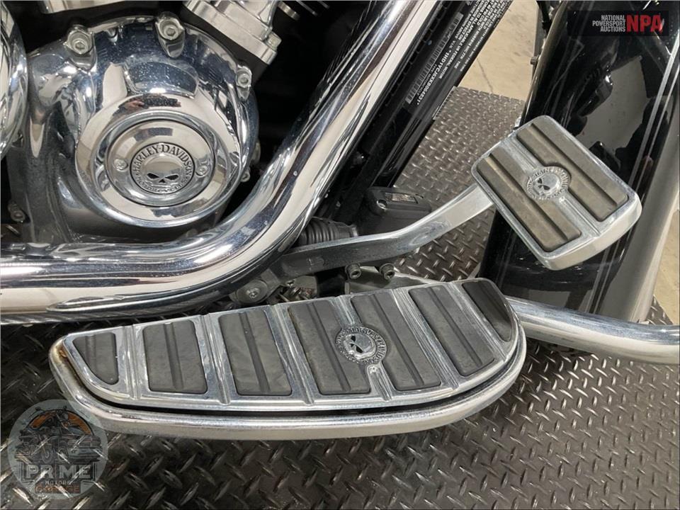 2019 Harley-Davidson FLDE DELUXE — фото 17