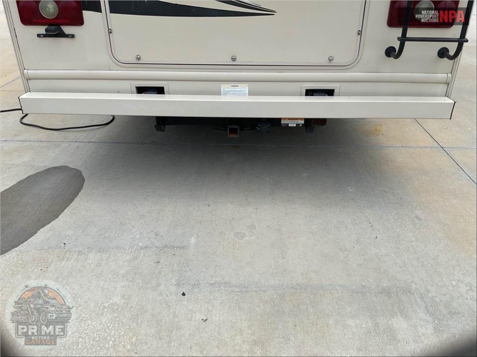 2017 Thor Motor Coach M-28Z E450-V10 - CHATEAU SERIES — фото 63