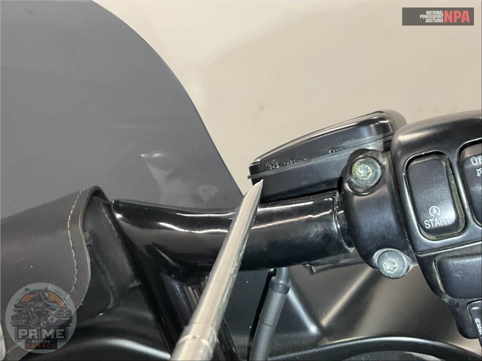 2010 Harley-Davidson FLHTCU ULTRA CLASSIC ELECTRA GLIDE — фото 31