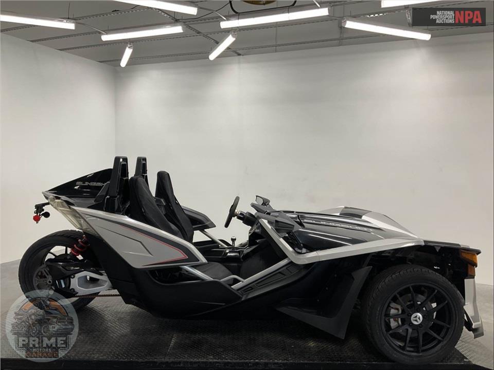 2017 Polaris SLINGSHOT SLR — фото 1