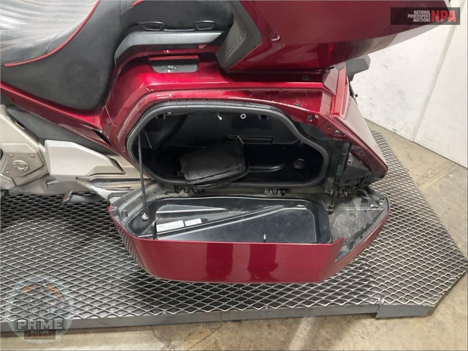2018 Honda GL1800D GOLDWING TOUR DCT (RED) — фото 21