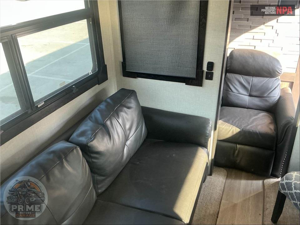 2021 Redwood Rv M-3981 FK - FIFTH WHEEL SERIES — фото 7
