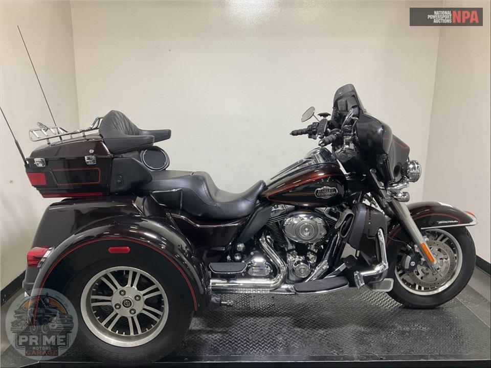 2011 Harley-Davidson FLHTCUTG TRIGLIDE UL CLSC — фото 1