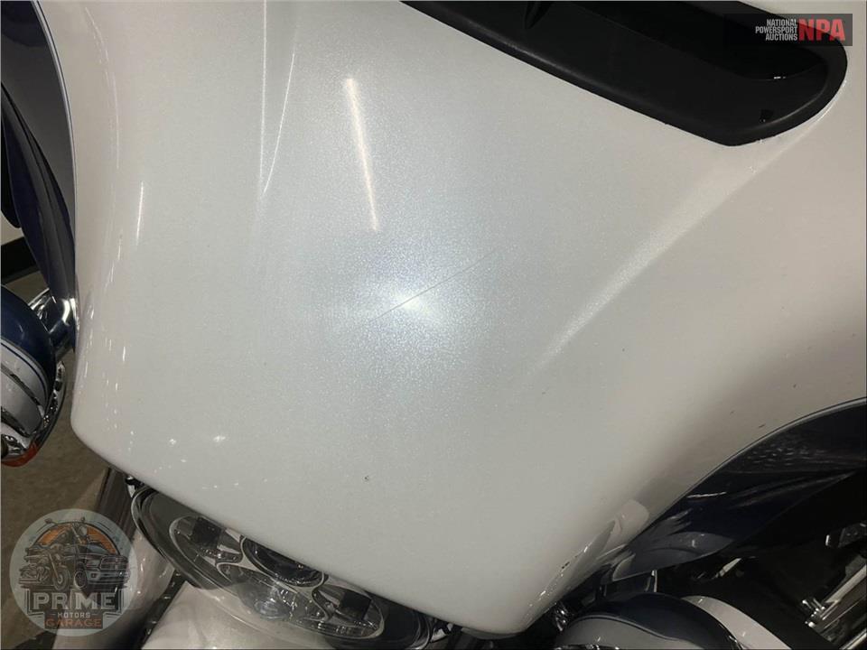2015 Harley-Davidson FLHTCU ULTRA CLASSIC ELECTRA GLIDE — фото 24