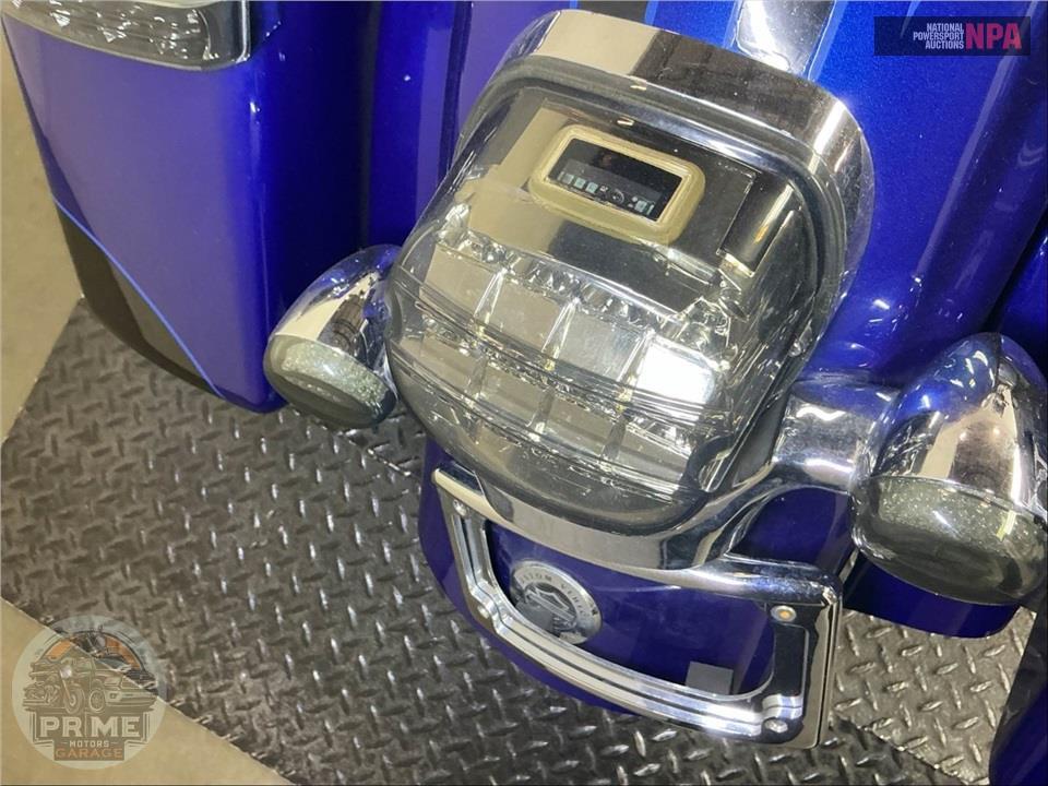 2015 Harley-Davidson FLTRUSE CVO ROAD GLIDE ULTRA — фото 38
