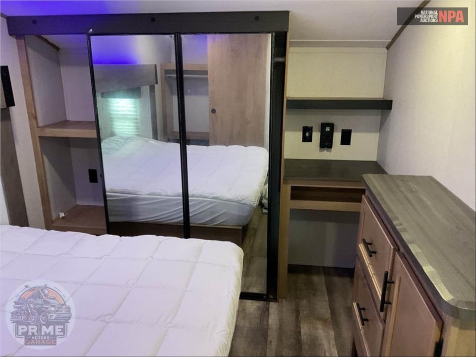 2024 Cherokee By Forest River M-3660SUITE - ARCTIC WOLF FIFTH WHEEL SERIES — фото 15