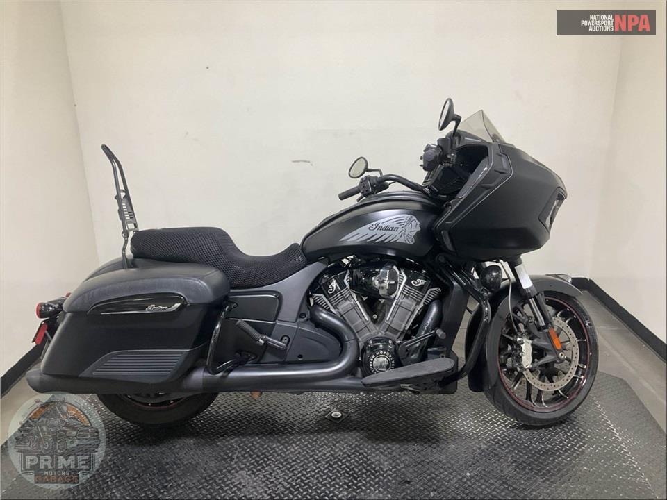2021 Indian Motorcycle CHALLENGER DARK HORSE (BLACK/BRONZE SMOKE) — фото 1