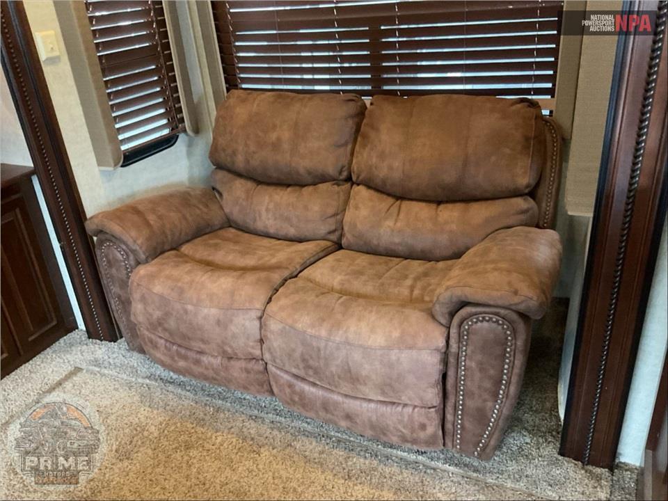 2015 Keystone Rv M-3535 RE - ALPINE FIFTH WHEEL SERIES — фото 12