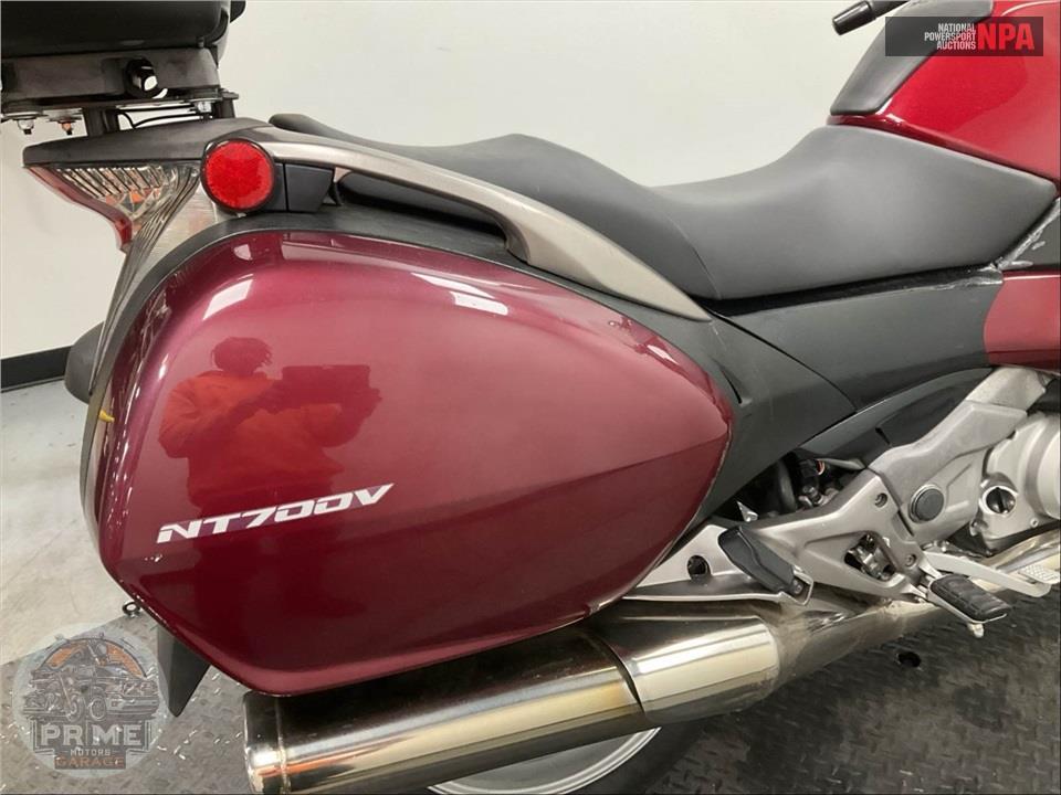 2010 Honda NT700VA — фото 24