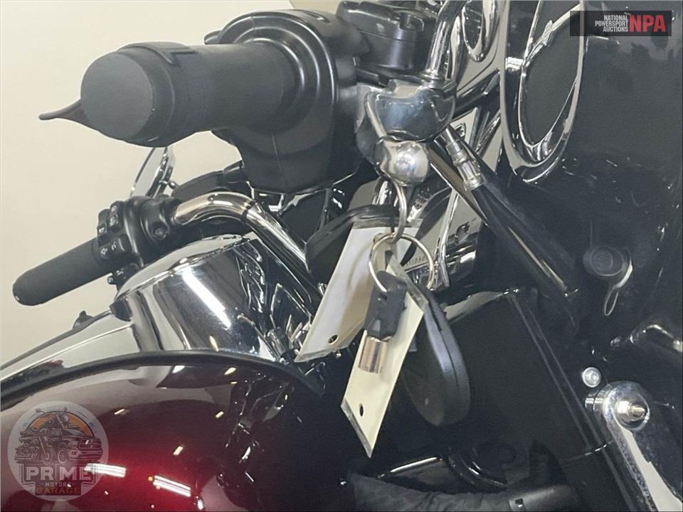 2015 Harley-Davidson FLHTK ELECTRA GLIDE ULTRA LIMITED — фото 11