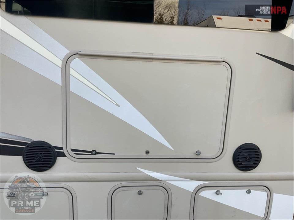 2018 Thor Motor Coach M-31W E450-V10 CHATEAU SERIES — фото 62